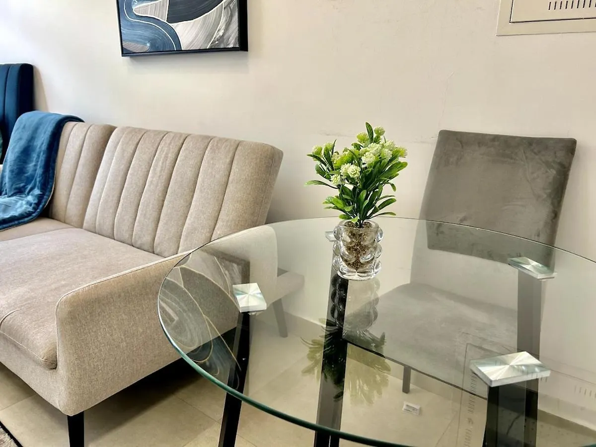Homes2Retreat - Stylish Studio Gym & Pool, Jvc Dubai 0*,  United Arab Emirates